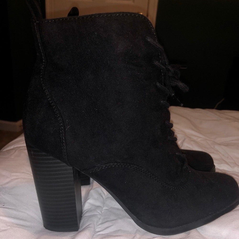 Black express boots
